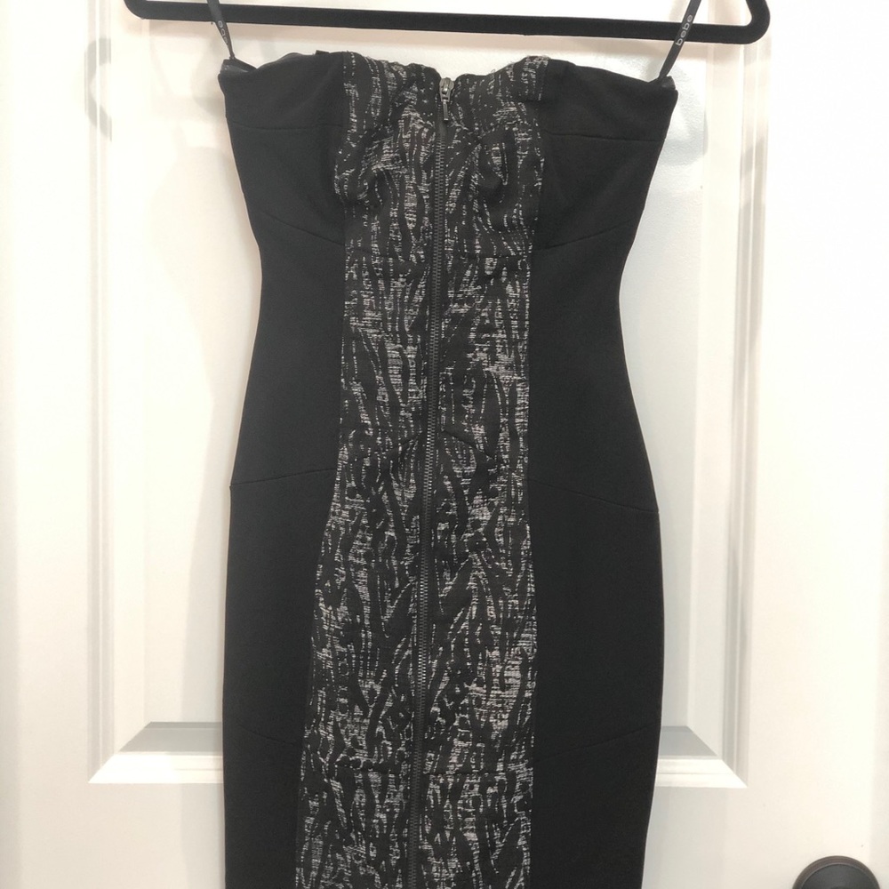 Brand NEW Size 0 - Strapless Zippered Dress